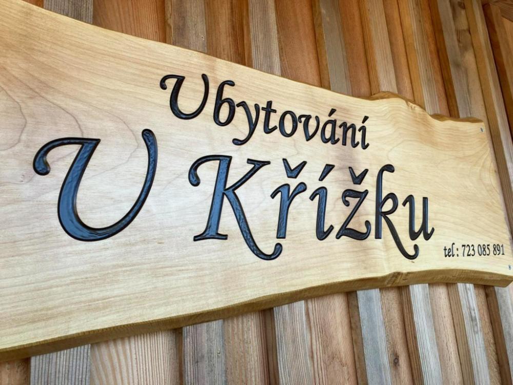 Ubytovani U Krizku โมดราวา ภายนอก รูปภาพ